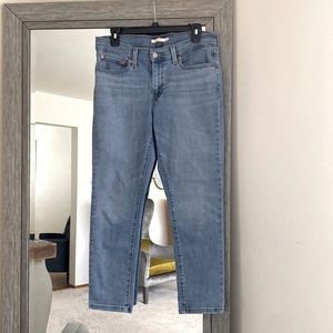 Levi’s boyfriend jeans, 29, light wash, excellent condition!  Wardrobe staple!!